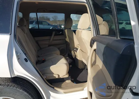 2012 Toyota Highlander Base V6 z USA, uszkodzony, nr VIN 5TDBK3EH0CS125780